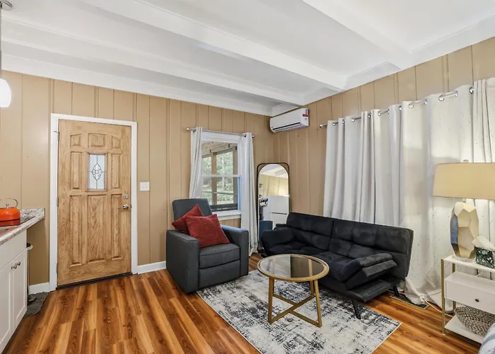 Spacious Comfortable Unit Tallahassee