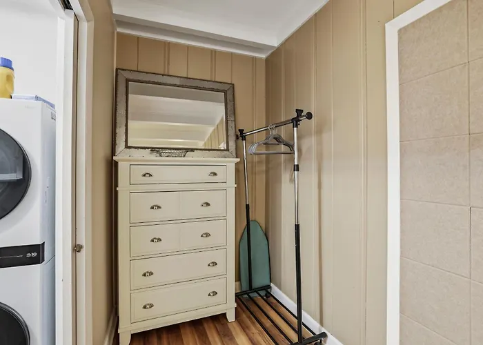 Spacious Comfortable Unit